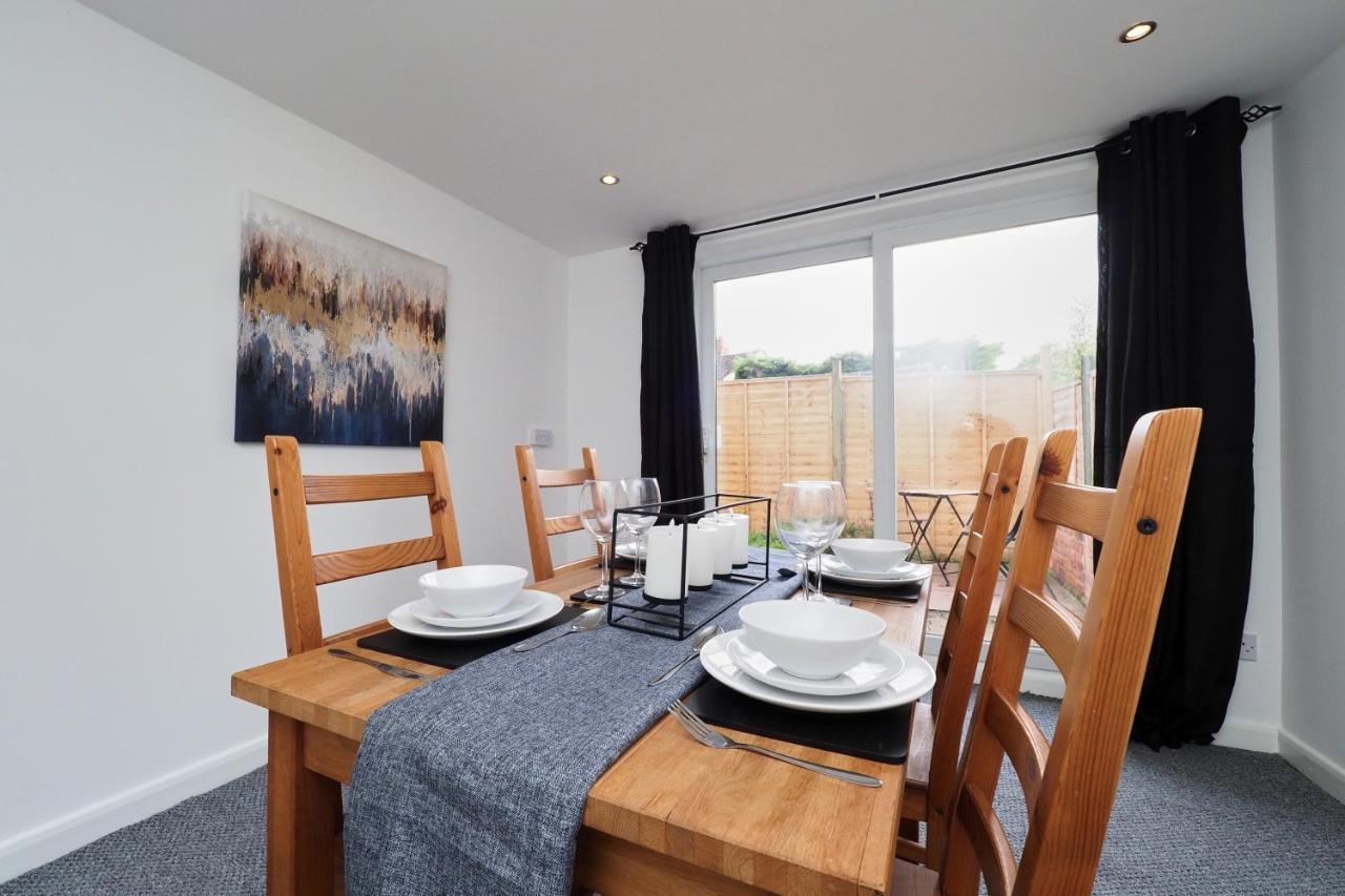Home In Wellesbourne - Contractors - Families - Reduced Rates 外观 照片