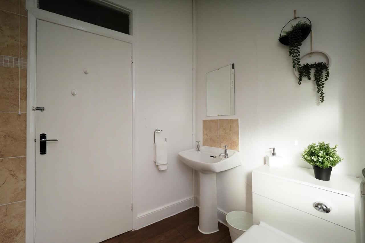 Home In Wellesbourne - Contractors - Families - Reduced Rates 外观 照片